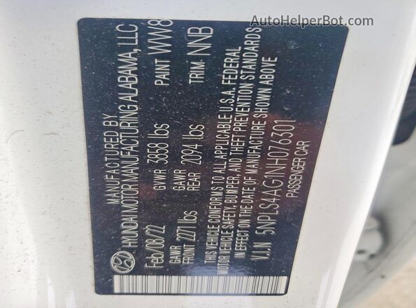 5NPLS4AG1NH076301 2022 HYUNDAI ELANTRA White Vista del compartimento del motor