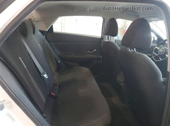 5NPLS4AG1NH076301 2022 HYUNDAI ELANTRA White Vista de los asientos traseros