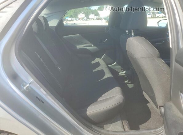5NPLS4AG2NH086884 2022 HYUNDAI ELANTRA Silver Rear seats view