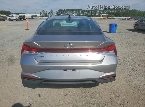 5NPLS4AG2NH086884 2022 HYUNDAI ELANTRA Silver Rear view