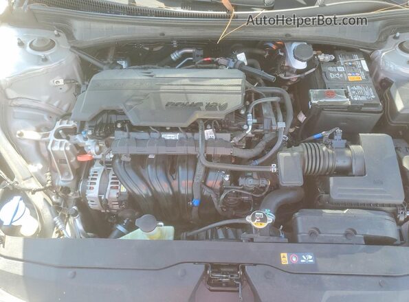 5NPLS4AG2NH086884 2022 HYUNDAI ELANTRA Silver Rear interior view