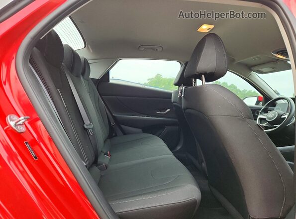 5NPLS4AG2PH119742 2023 HYUNDAI ELANTRA Red Widok tylnych siedzeń