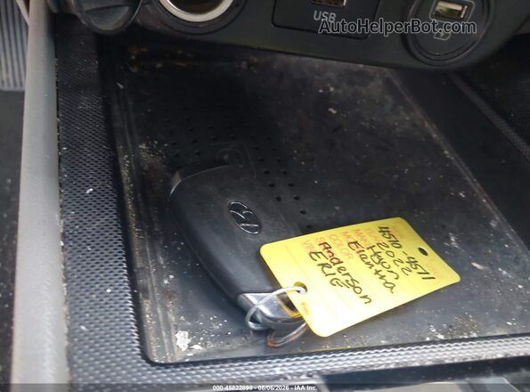 5NPLS4AG3NH082603 2022 HYUNDAI ELANTRA Silver Widok deski rozdzielczej
