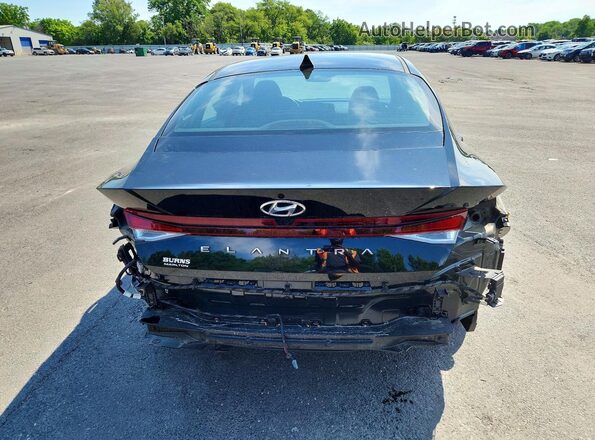 5NPLS4AG3NH084268 2022 HYUNDAI ELANTRA Black Հետևի տեսք