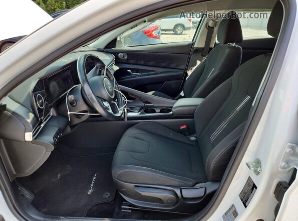 5NPLS4AG4MH031304 2021 HYUNDAI ELANTRA White Вид салону спереду