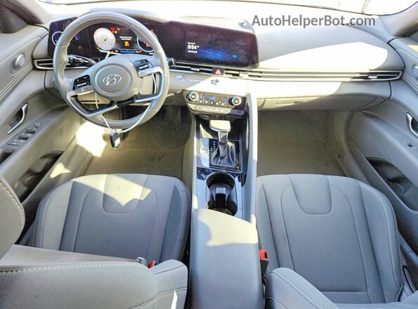 5NPLS4AG4PH088302 2023 HYUNDAI ELANTRA Синий Вид панели приборов