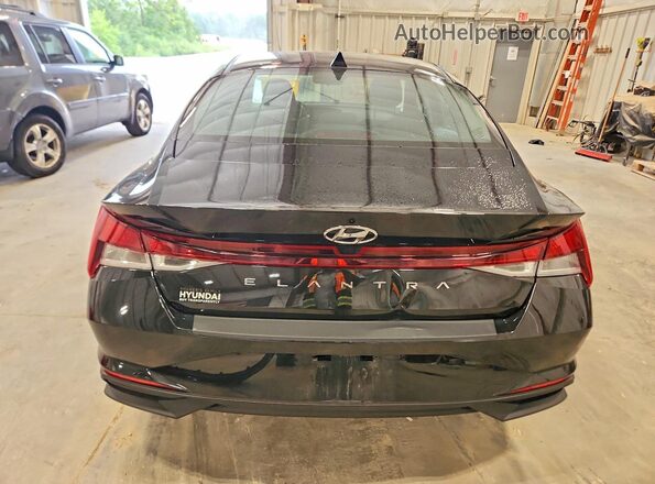 5NPLS4AG4PH092186 2023 HYUNDAI ELANTRA Black Widok z tyłu