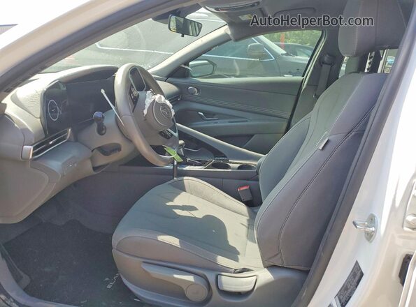 5NPLS4AG4PH105745 2023 HYUNDAI ELANTRA White Widok wnętrza z przodu