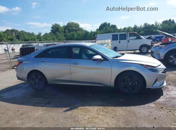 5NPLS4AG6MH023818 2021 HYUNDAI ELANTRA Silver Vista interior trasera