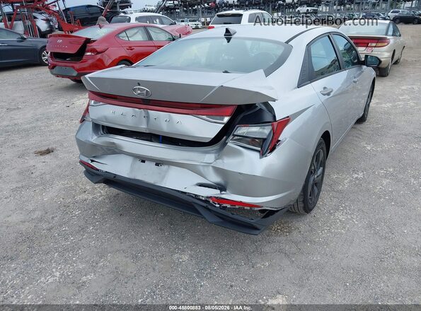 5NPLS4AG6MH024743 2021 HYUNDAI ELANTRA Серебряный Вид спереди
