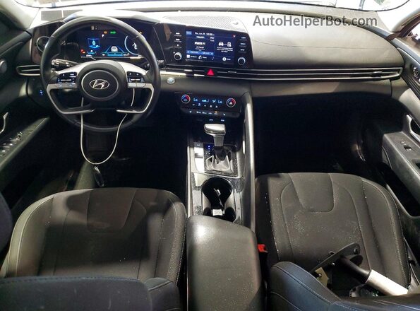 5NPLS4AG6NH053824 2022 HYUNDAI ELANTRA Черный Вид панели приборов