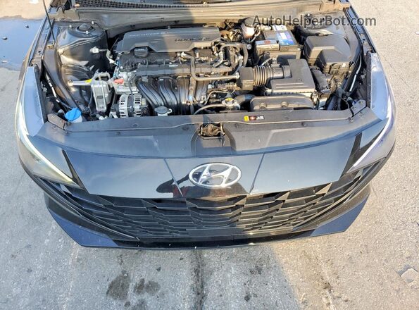 5NPLS4AG7NH067490 2022 HYUNDAI ELANTRA Black Widok wnętrza z tyłu