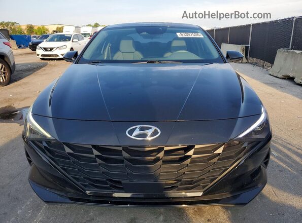 5NPLS4AG7NH067490 2022 HYUNDAI ELANTRA Black Widok z przodu