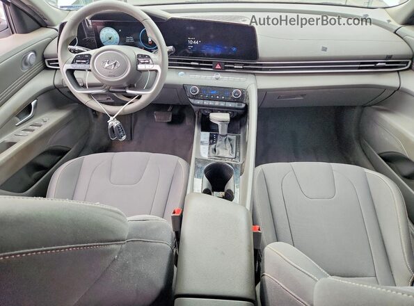 5NPLS4AG7PH089136 2023 HYUNDAI ELANTRA White Առջևի վահանակի տեսք