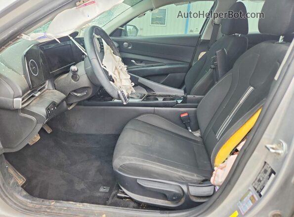 5NPLS4AG8MH022489 2021 HYUNDAI ELANTRA Silver Սալոնի դիմացի տեսք