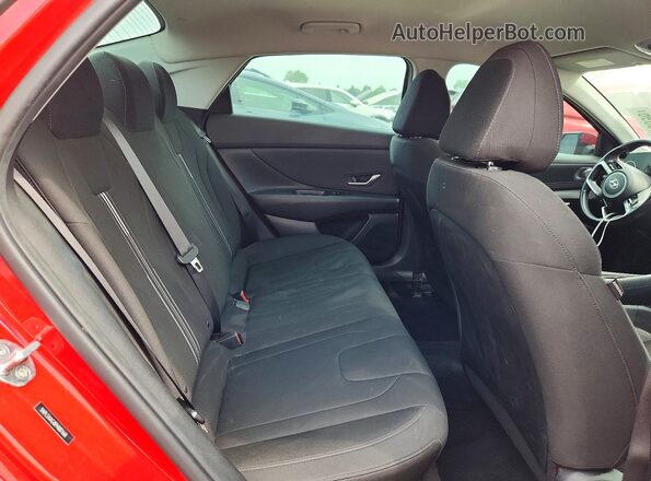 5NPLS4AG8PH087668 2023 HYUNDAI ELANTRA Red უკანა სავარძლების ხედი