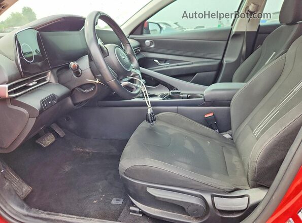 5NPLS4AG8PH087668 2023 HYUNDAI ELANTRA Red წინა სალონის ხედი