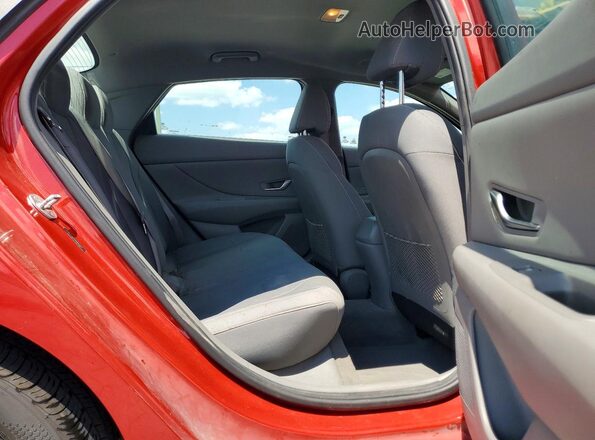 5NPLS4AG9NH053672 2022 HYUNDAI ELANTRA Red Widok tylnych siedzeń