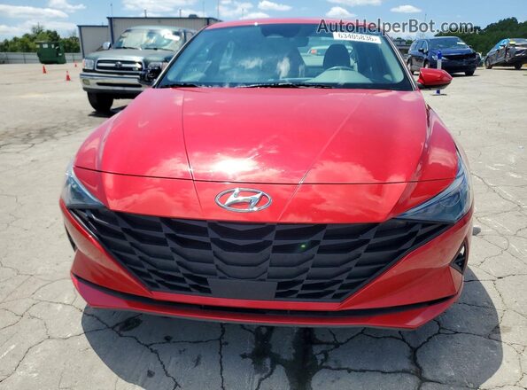 5NPLS4AG9NH053672 2022 HYUNDAI ELANTRA Red Widok z przodu