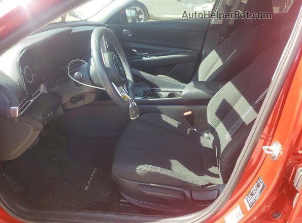 5NPLS4AG9PH096427 2023 HYUNDAI ELANTRA Red Vista interior delantera