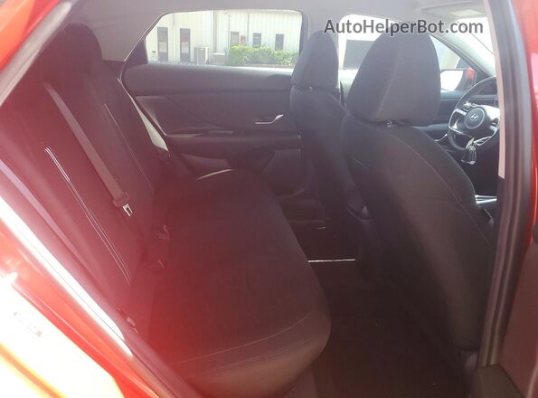 5NPLS4AG9PH096427 2023 HYUNDAI ELANTRA Red Vista de los asientos traseros