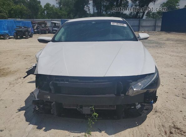 5NPLS4AG9PH097836 2023 HYUNDAI ELANTRA White Вид спереду