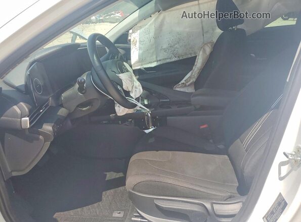 5NPLS4AG9PH097836 2023 HYUNDAI ELANTRA White Вид салону спереду