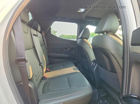5NTJEDAF1PH059606 2023 HYUNDAI SANTA White Vista de los asientos traseros