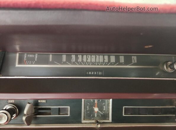 5P67X117950 1965 FORD GALAXIE White Instrument cluster view