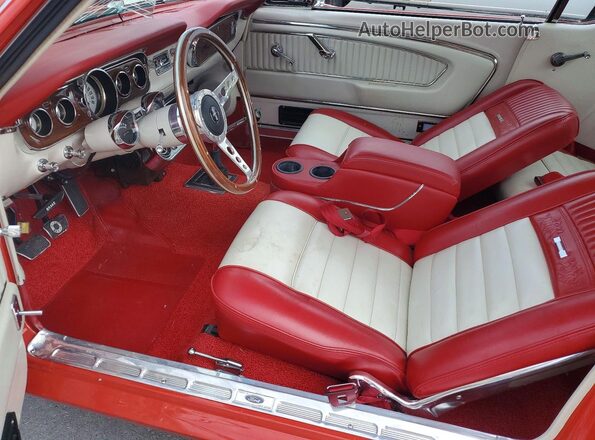 5R07A155014 1965 FORD MUSTANG Red Widok wnętrza z przodu