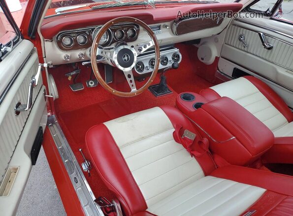 5R07A155014 1965 FORD MUSTANG Red Widok deski rozdzielczej