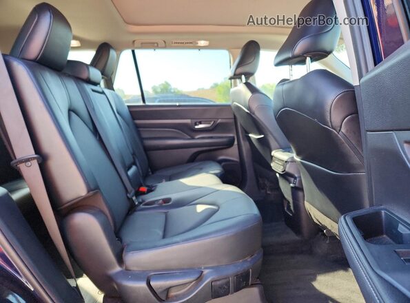 5TDAAAA57RS003554 2024 TOYOTA GRAND Blue Rear interior view