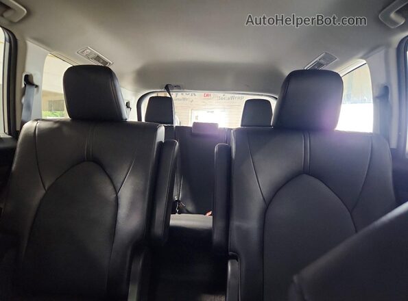 5TDAAAA59RS017584 2024 TOYOTA GRAND Silver Widok tylnych siedzeń
