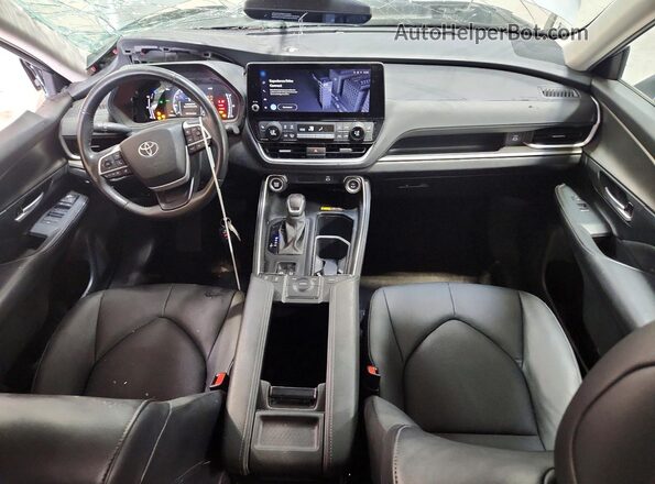 5TDAAAA59RS017584 2024 TOYOTA GRAND Silver Widok deski rozdzielczej
