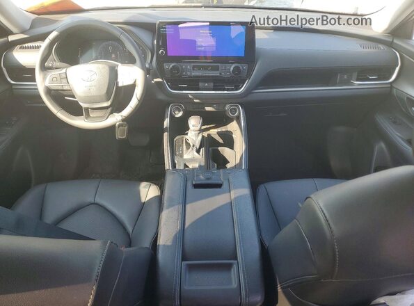 5TDAAAA5XRS018226 2024 TOYOTA GRAND Silver Vista del salpicadero