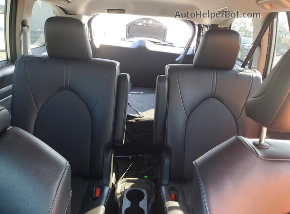 5TDAAAA5XRS018226 2024 TOYOTA GRAND Silver Vista de los asientos traseros