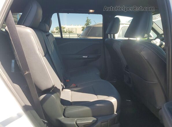5TDAAAA67RS005118 2024 LEXUS TX Белый Вид задней части салона