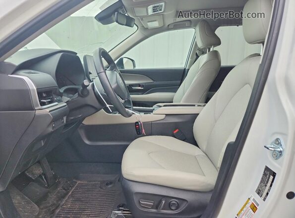 5TDAAAB50SS091318 2025 TOYOTA GRAND White წინა სალონის ხედი
