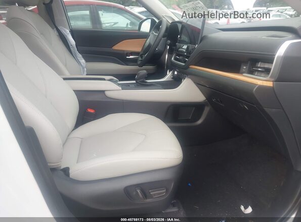 5TDAAAB51TS130970 2026 TOYOTA GRAND HIGHLANDER White Vista interior delantera