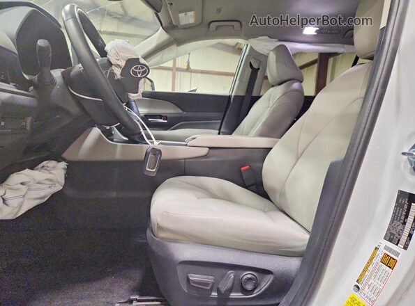 5TDAAAB52SS072415 2025 TOYOTA GRAND Белый Вид салона спереди