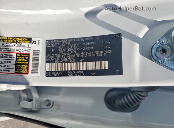 5TDAAAB53RS030586 2024 TOYOTA GRAND White 