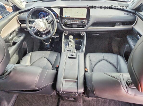 5TDAAAB54RS010900 2024 TOYOTA GRAND Black Dashboard view