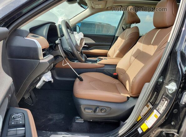 5TDAAAB54SS085070 2025 TOYOTA GRAND Black Widok wnętrza z przodu