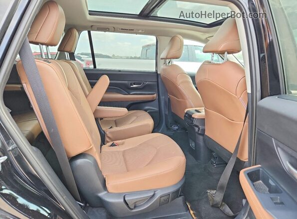 5TDAAAB54SS085070 2025 TOYOTA GRAND Black Widok wnętrza z tyłu