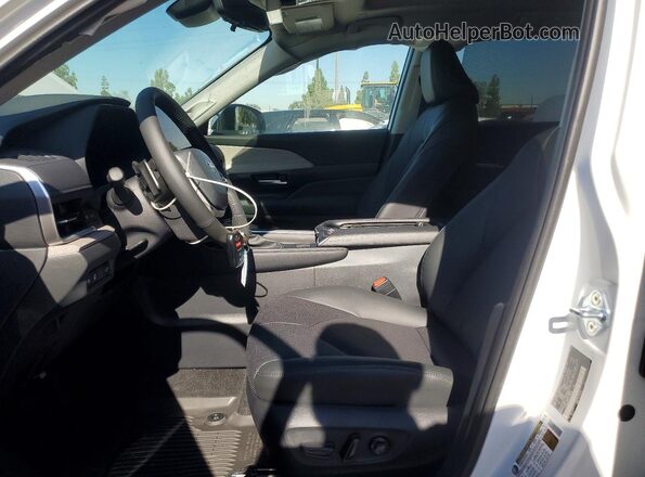 5TDAAAB55TS138828 2026 TOYOTA GRAND White Вид салону спереду