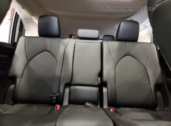 5TDAAAB57TS111095 2026 TOYOTA GRAND Silver Widok tylnych siedzeń