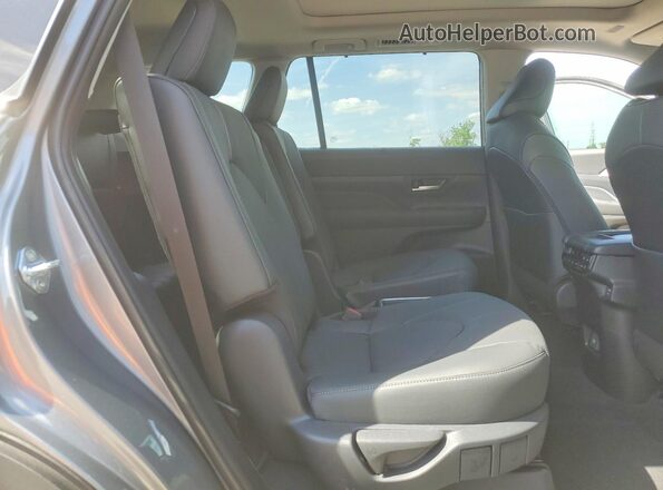 5TDAAAB58TS113812 2026 TOYOTA GRAND Silver Rear interior view