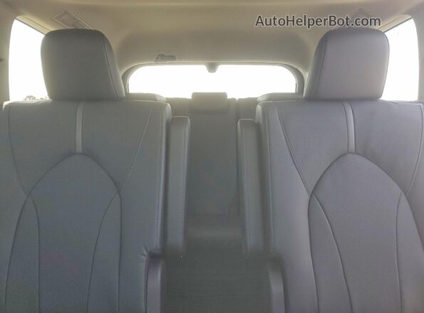 5TDAAAB58TS113812 2026 TOYOTA GRAND Silver Rear seats view