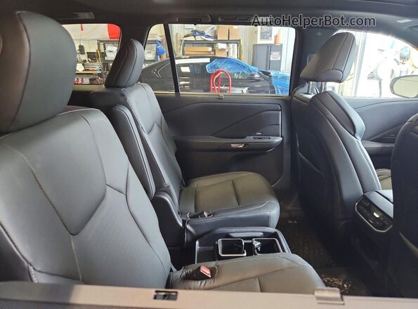 5TDAAAB67SS021310 2025 LEXUS TX Белый Вид задней части салона