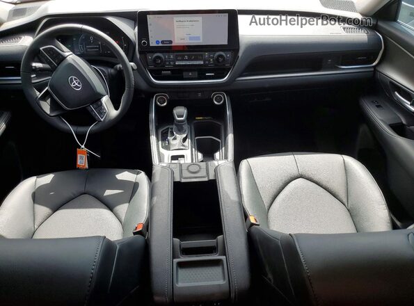 5TDABAA51TS005501 2026 TOYOTA GRAND Blue Widok deski rozdzielczej